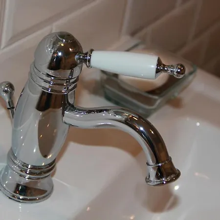 호텔 Lili Marleen 4*